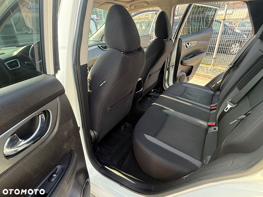 Nissan Qashqai 1.7 dCi Xtronic ALL-MODE 4x4i TEKNA - 18