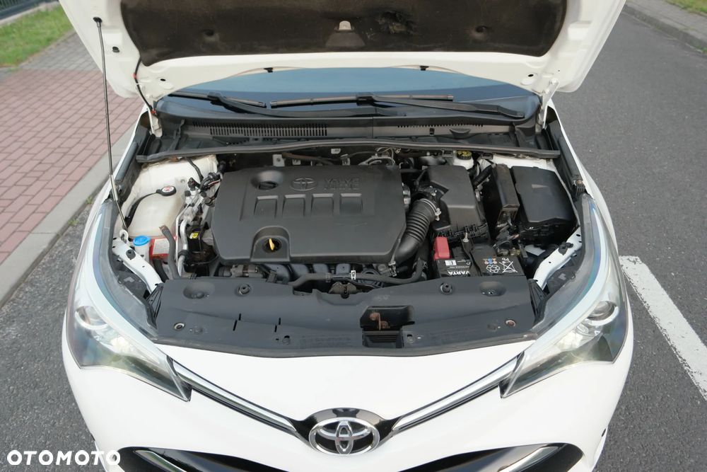 Toyota Avensis 1.8 Active - 33