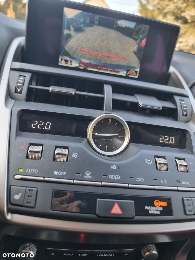 Lexus NX 300 F Impression AWD - 11