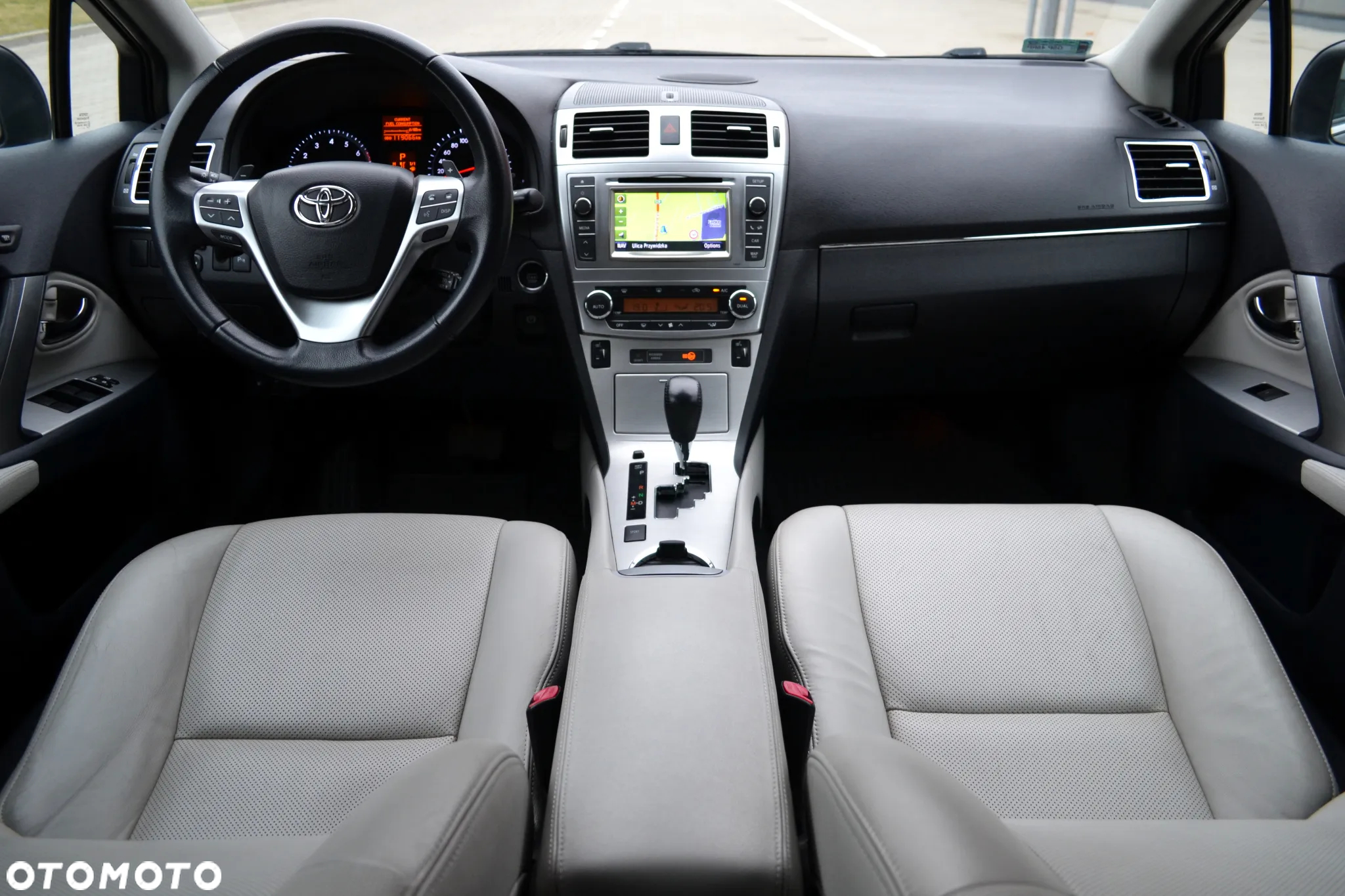 Toyota Avensis 2.0 Prestige NAVI MS - 8