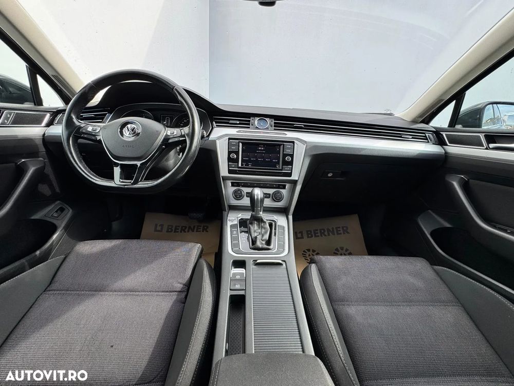 Volkswagen Passat - 19