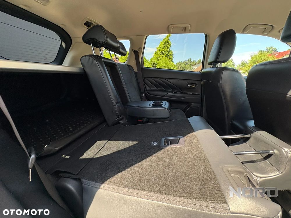 Mitsubishi Outlander 2.0 4WD Plus - 18