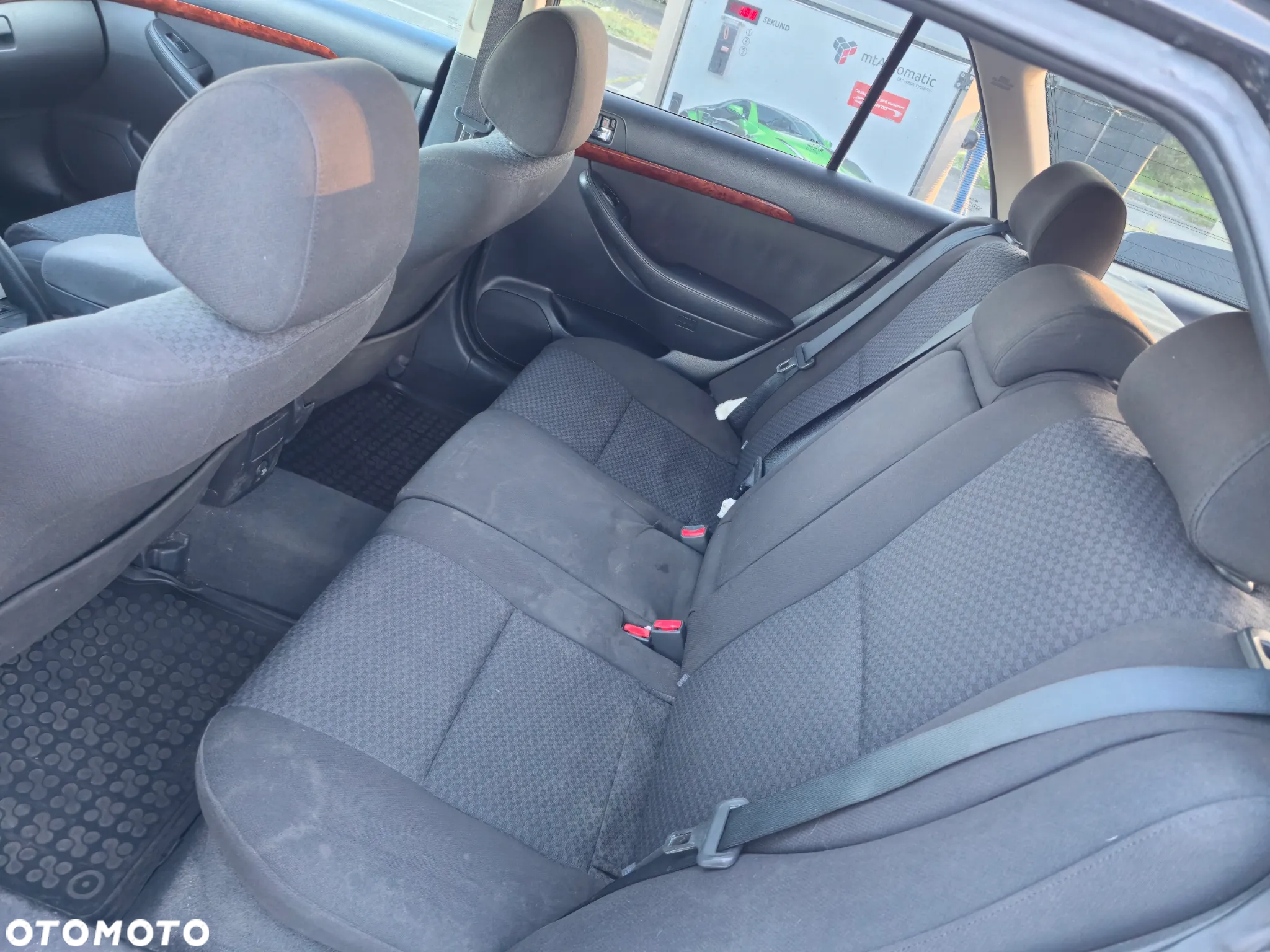 Toyota Avensis 2.2 D-4D Sol - 17
