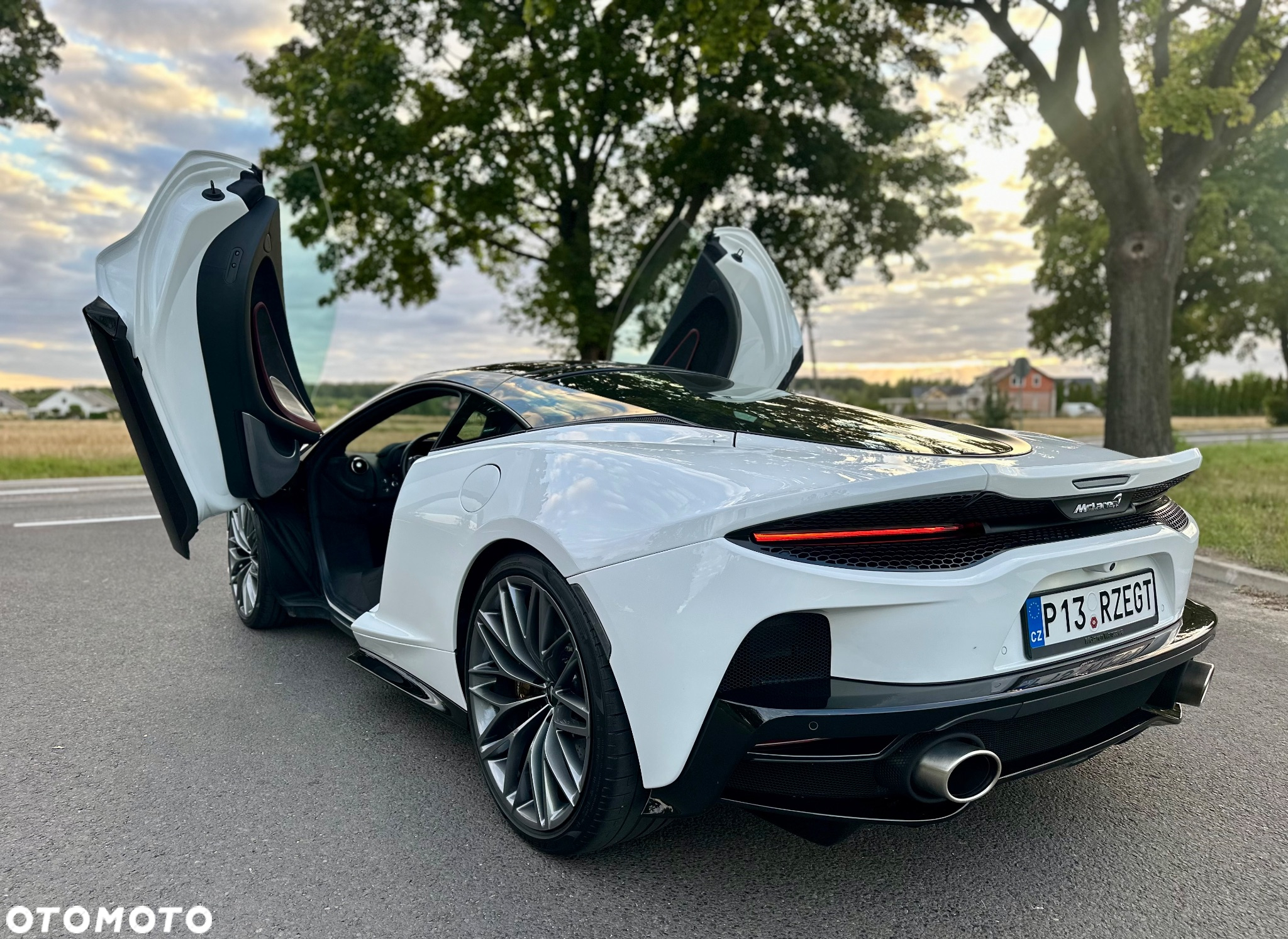 McLaren GT Standard - 17