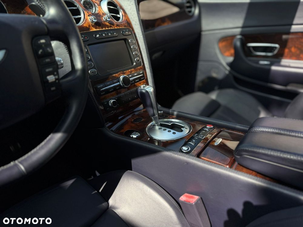 Bentley Continental GT Standard - 16