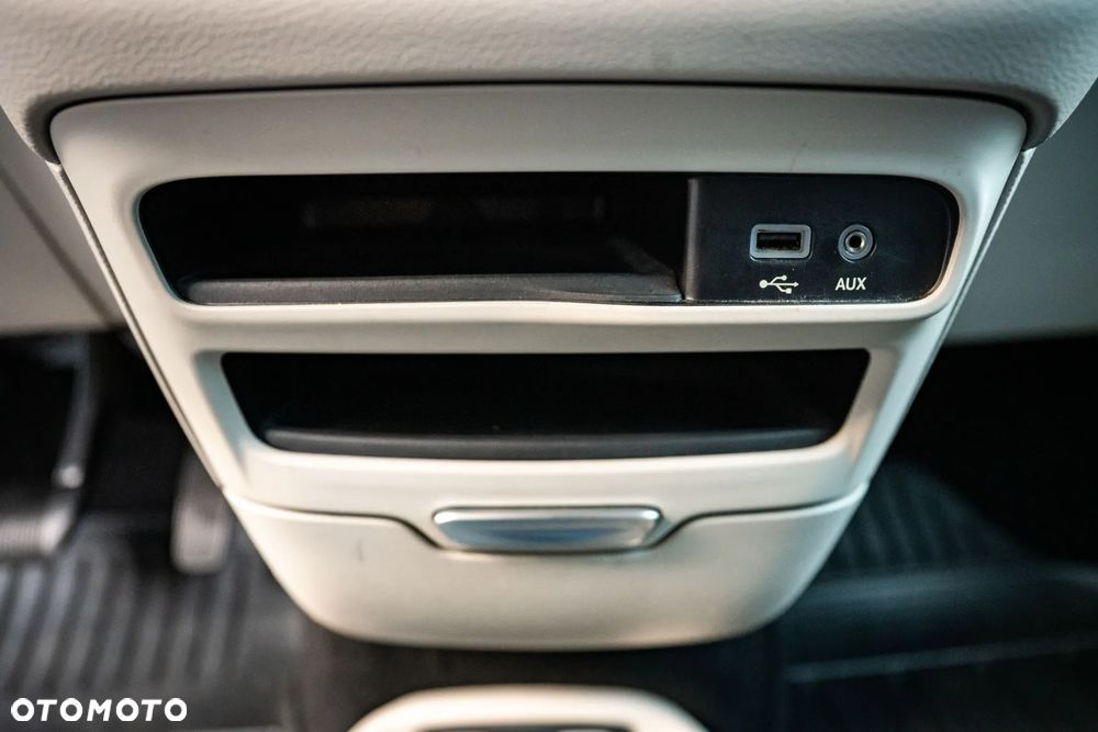 Chrysler Pacifica - 26