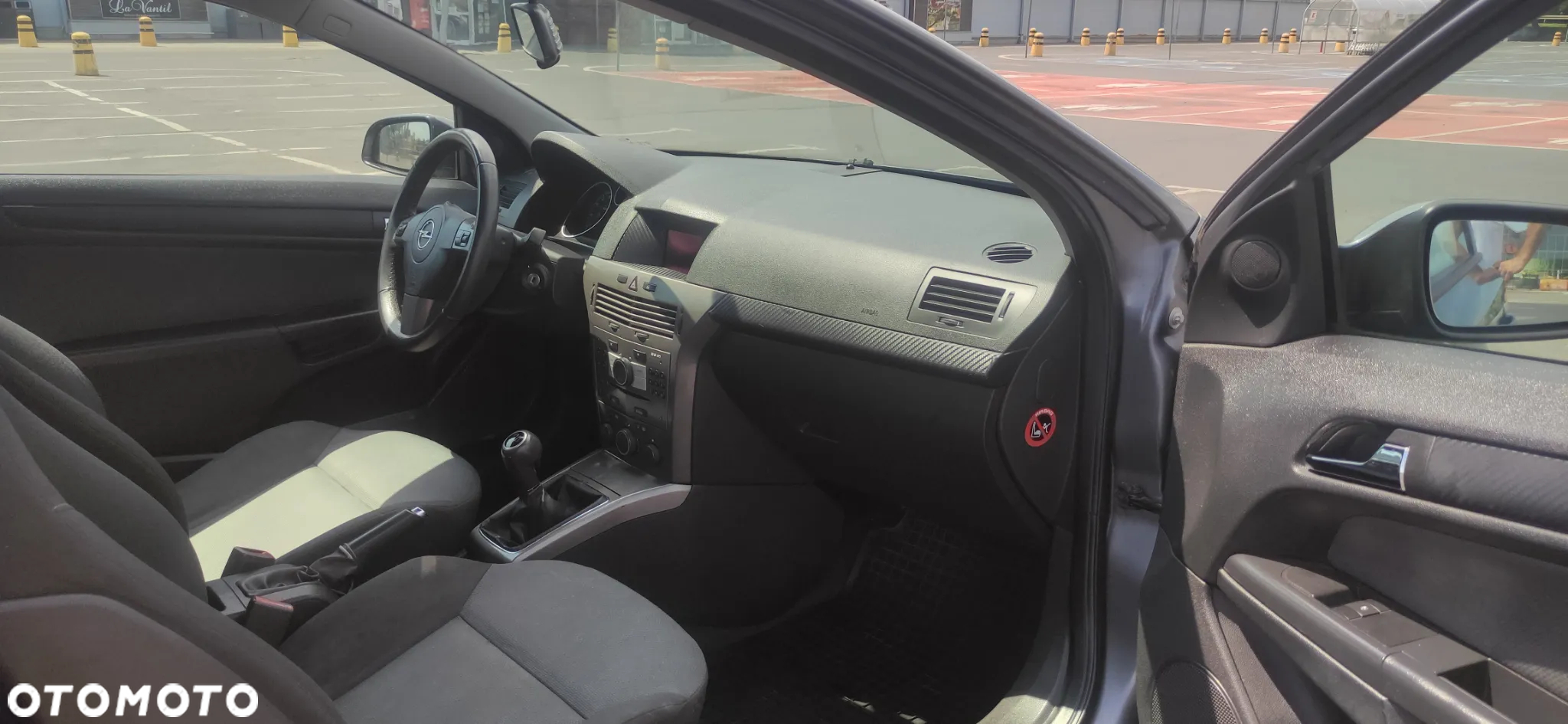 Opel Astra III GTC 1.6 Essentia - 7
