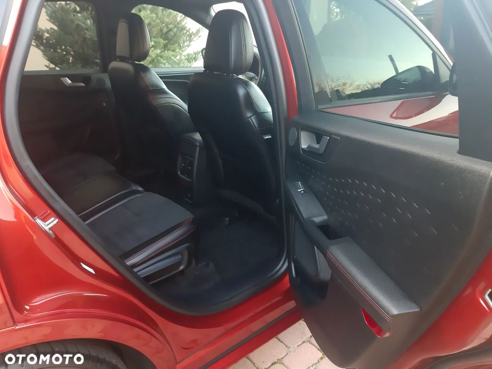 Ford Kuga 2.0 EcoBlue 4x4 ST-LINE X - 31