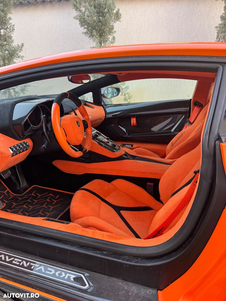 Lamborghini Aventador LP 700-4 - 12