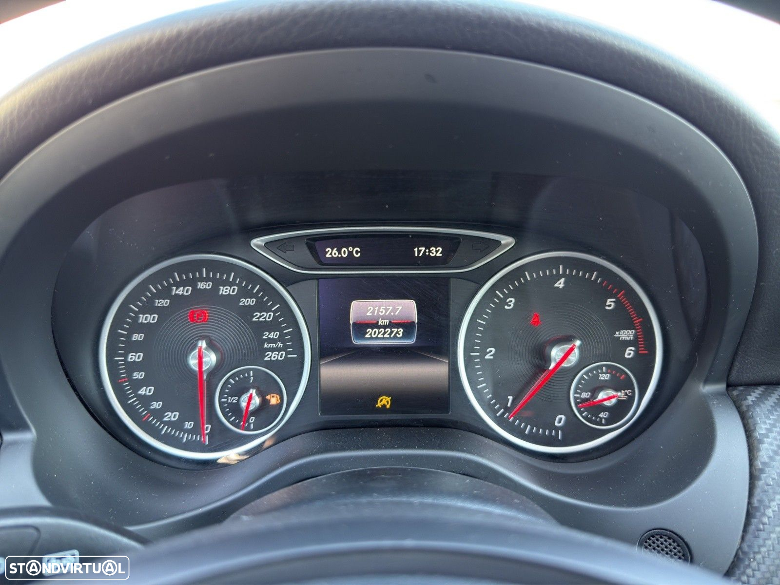Mercedes-Benz GLA 180 d - 9