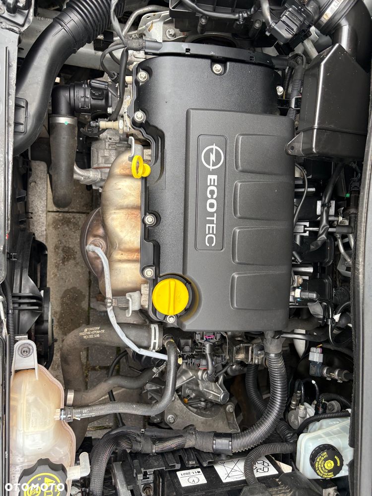 Opel Corsa 1.4 16V Innovation - 21