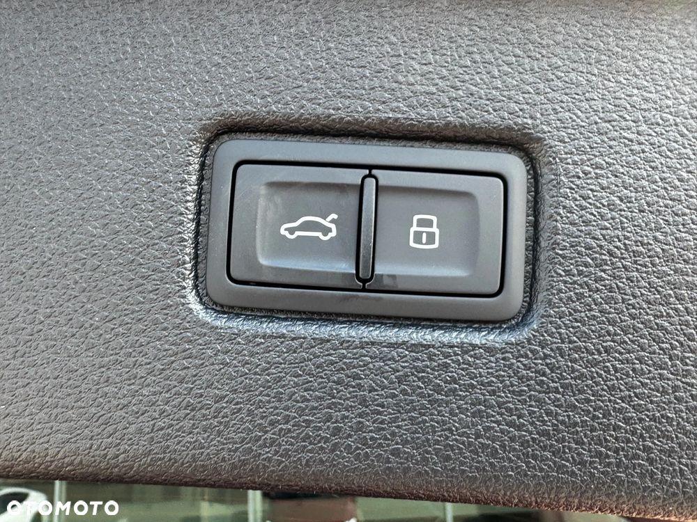 Audi Q7 TFSI e PHEV 290 kW Quattro S Line Tiptr - 36
