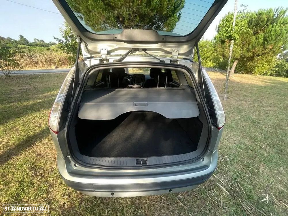 Ford Focus SW - 17