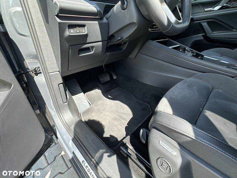 Volkswagen Tiguan 1.5 eHybrid PHEV 150kW Elegance DSG - 32