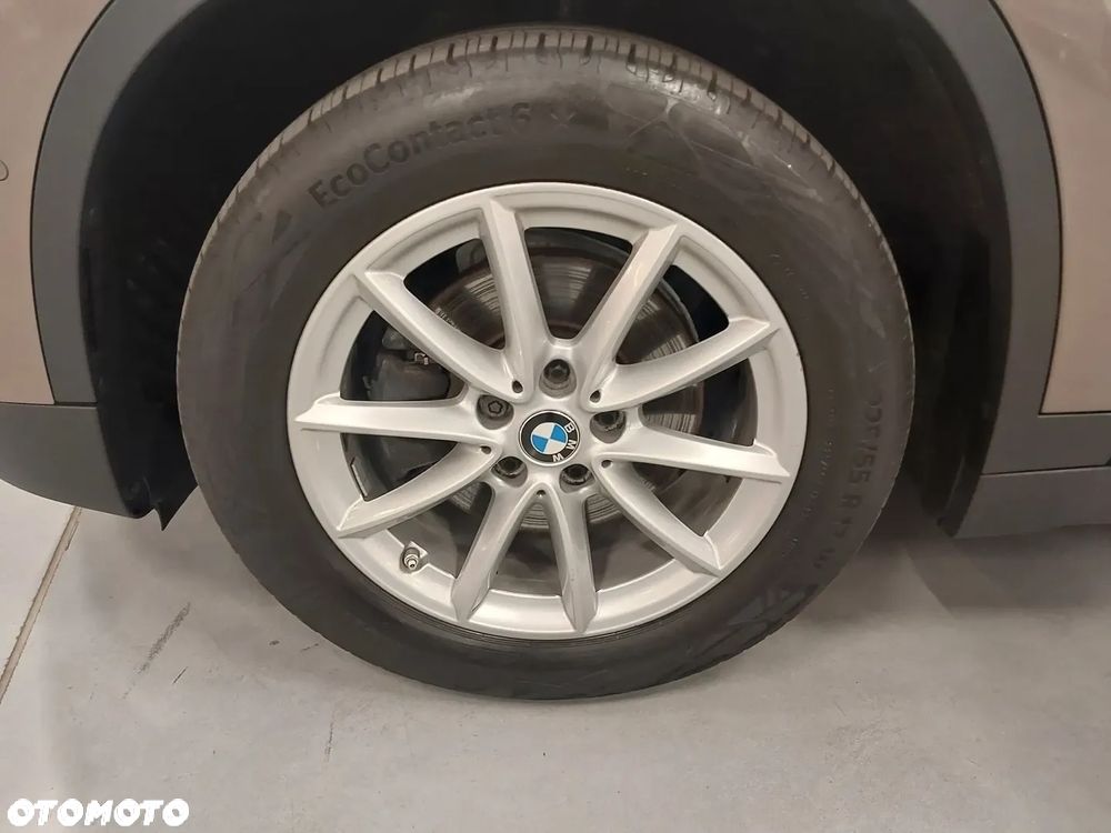 BMW X1 sDrive18i - 26