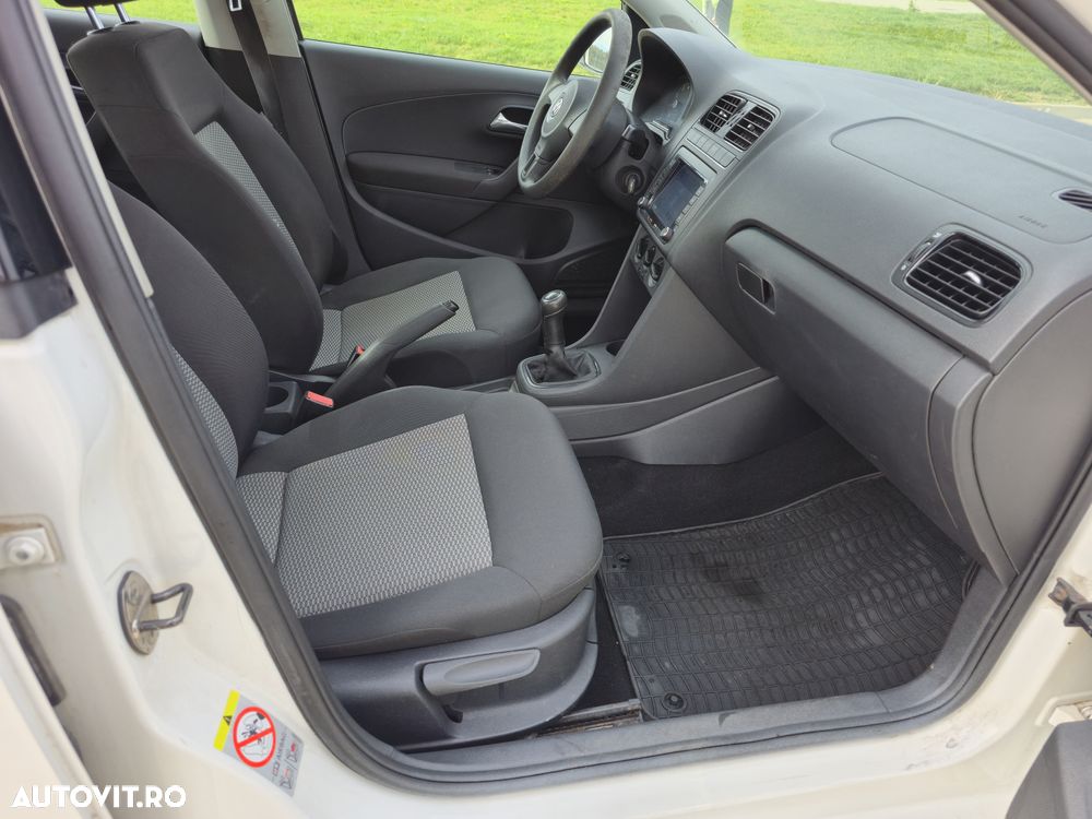 Volkswagen Polo 1.2 Attractive - 9