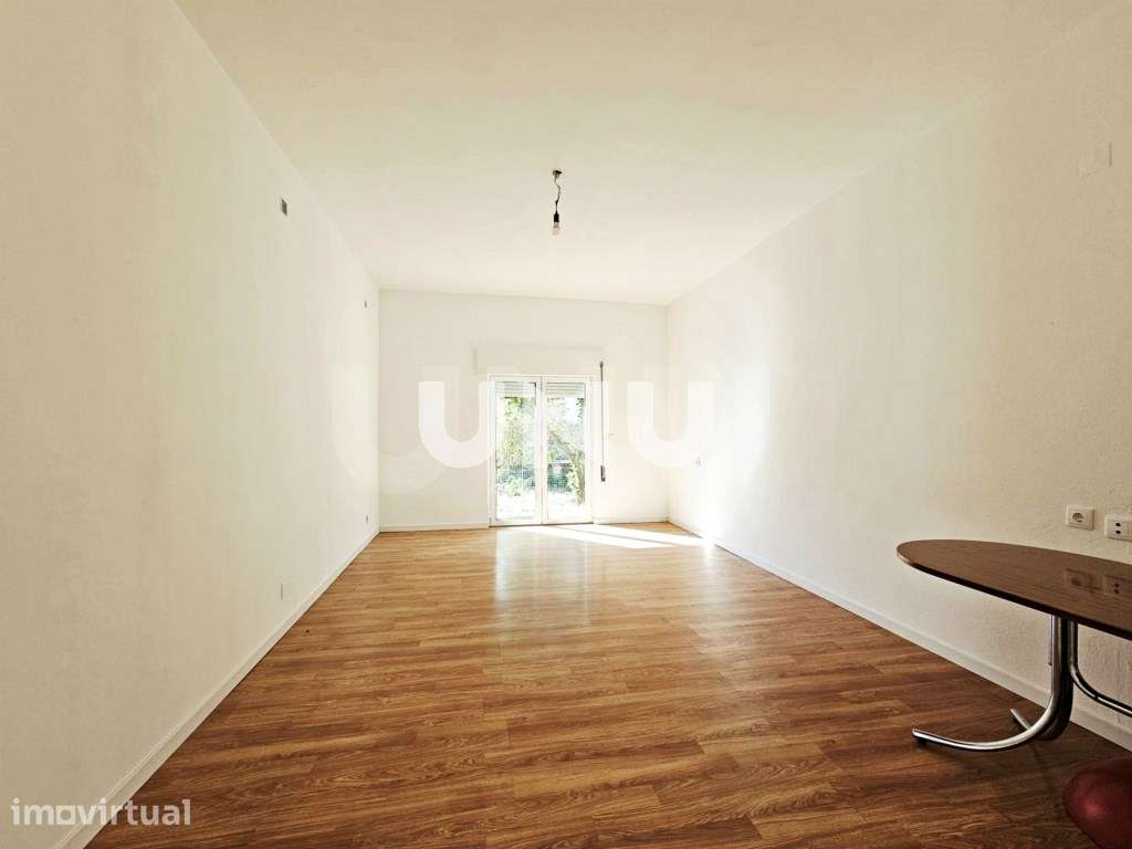 Andar Moradia T3 - Amplo Terreno e Excelentes Acessos - Grande imagem: 2/23