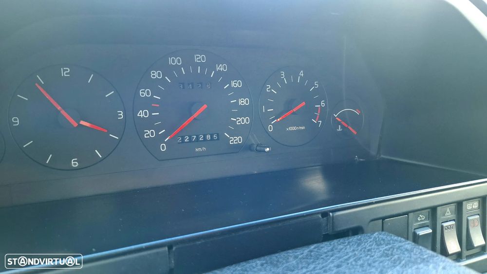 Volvo 760 GLE - 15