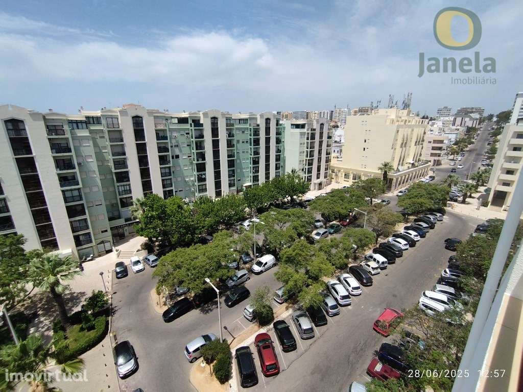 Excelente T2 com vista mar, em último piso - Grande imagem: 3/41