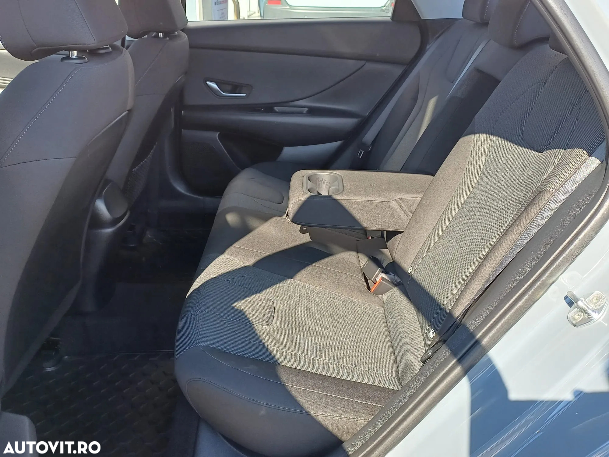 Hyundai Elantra 1.6 l 123 CP CVT Comfort - 7