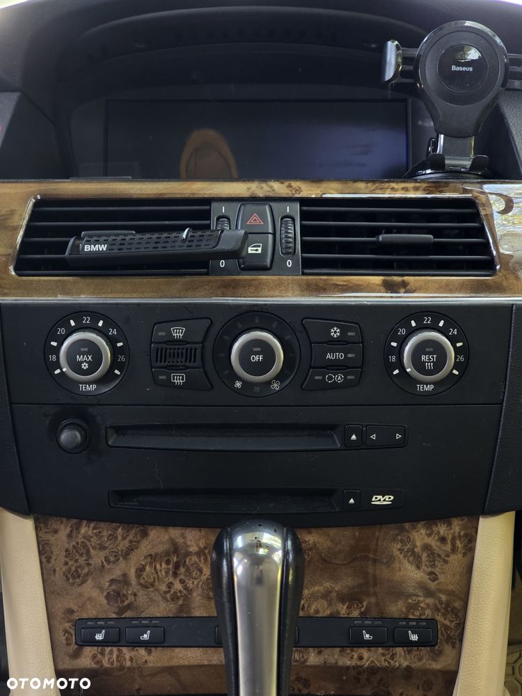 BMW Seria 5 525d - 22