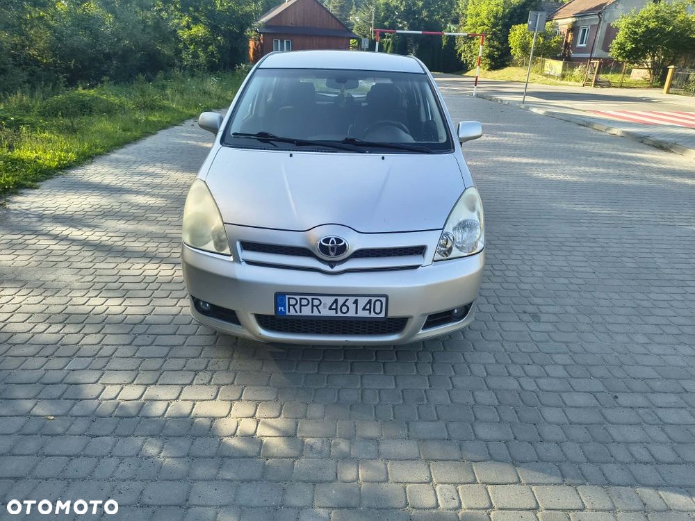 Toyota Corolla Verso - 2