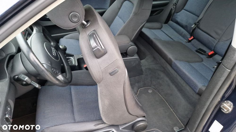 Audi A3 3-drzwiowe 2.0 FSI Attraction - 16