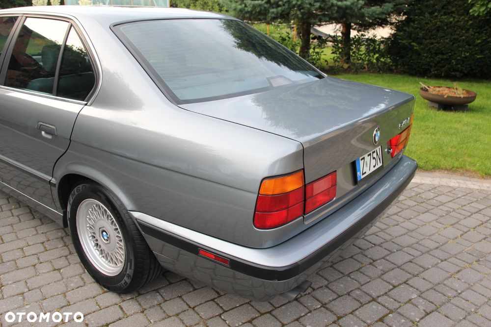 BMW Seria 5 540i - 12