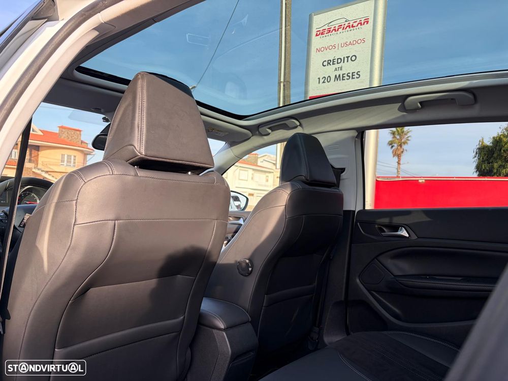 Peugeot 308 1.2 PureTech Allure J17 - 32