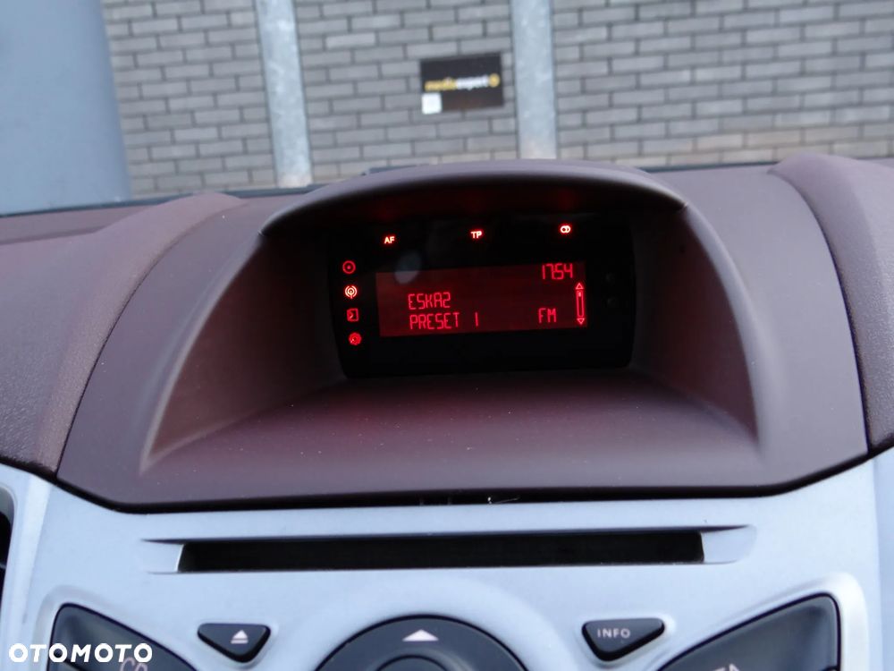 Ford Fiesta 1.25 Ambiente - 29
