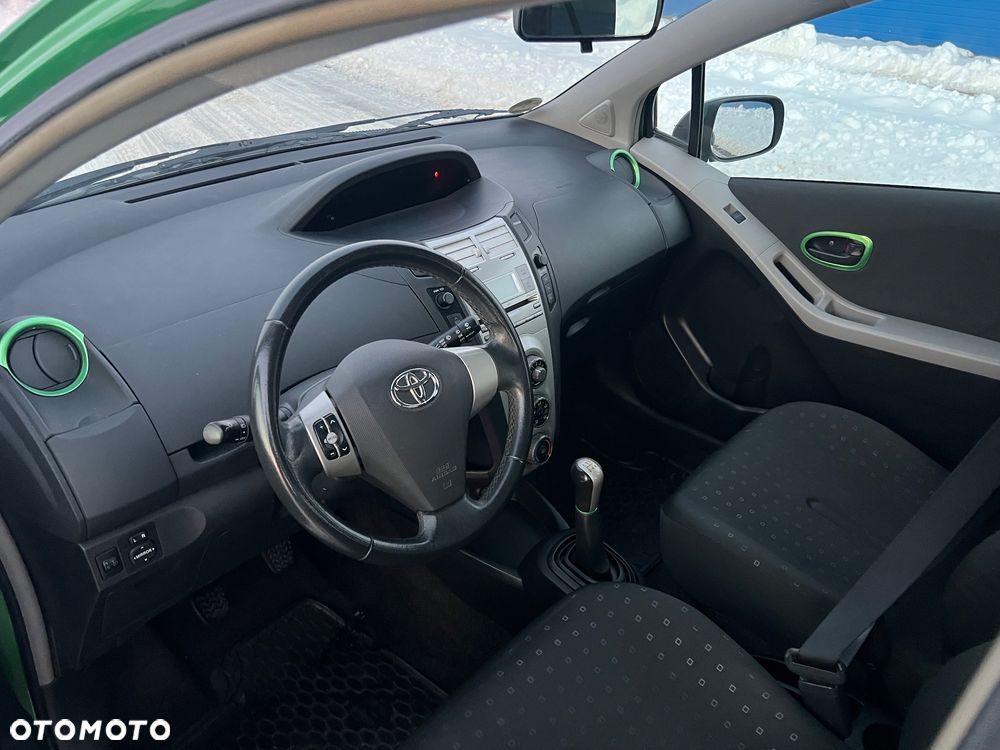 Toyota Yaris - 21