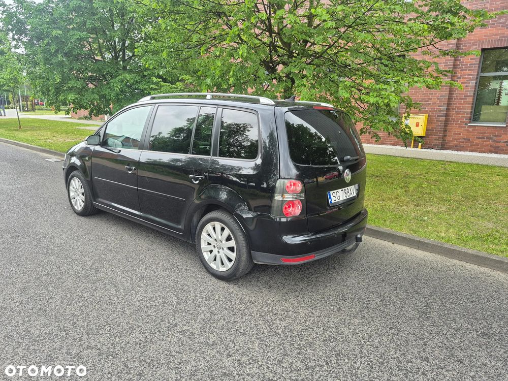 Volkswagen Touran 2.0 TDI Highline - 19