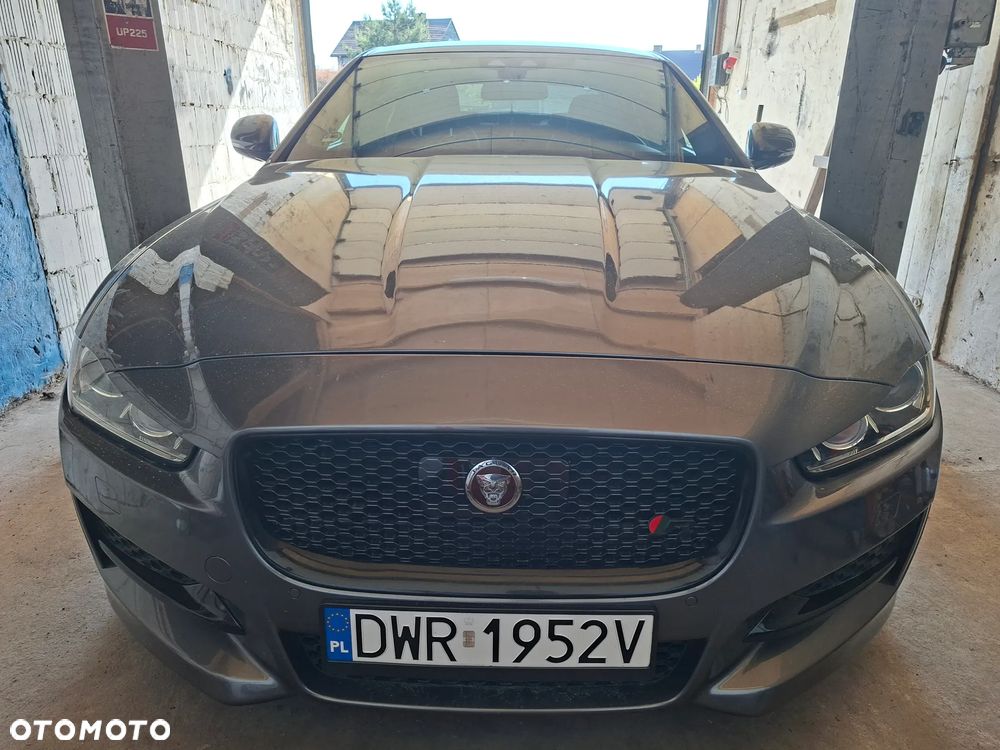 Jaguar XE 2.0 D AWD R-Sport - 1