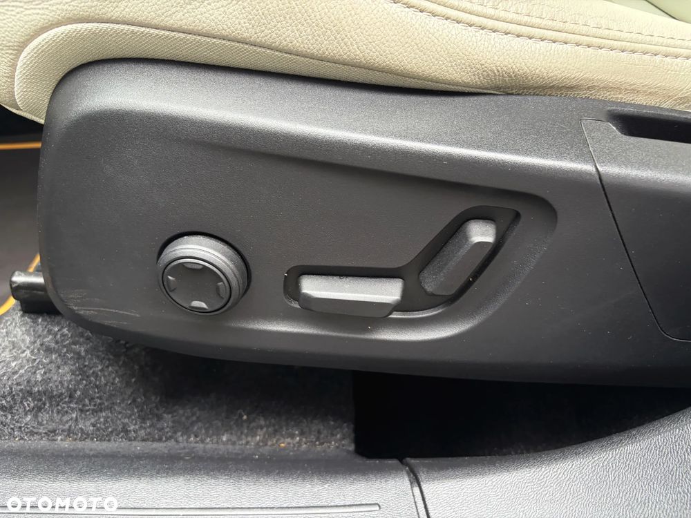 Volvo XC 40 D4 AWD Inscription - 34