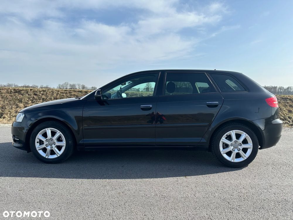 Audi A3 Sportback 1.6 TDI DPF Ambiente S tronic - 5
