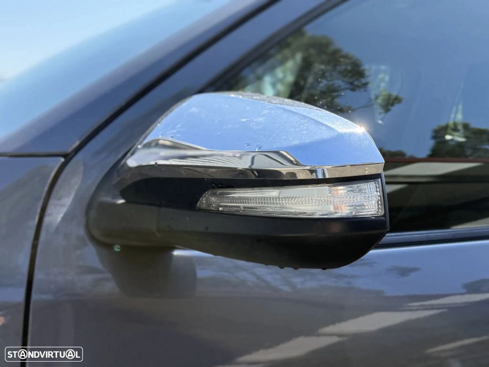 Toyota Hilux 2.4 D-4D 4WD CD Premium Edition - 22