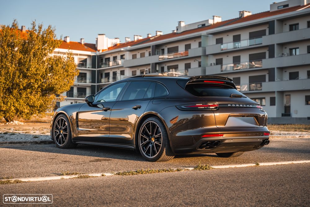 Porsche Panamera Sport Turismo 4 E-Hybrid - 4