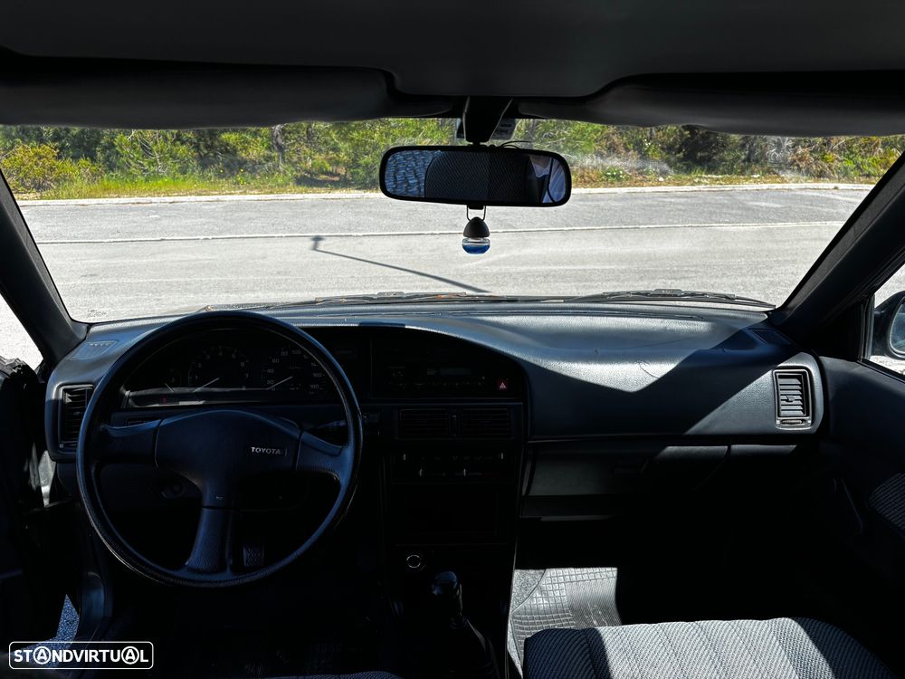 Toyota Corolla Sedan 1.3 XL 12V - 12