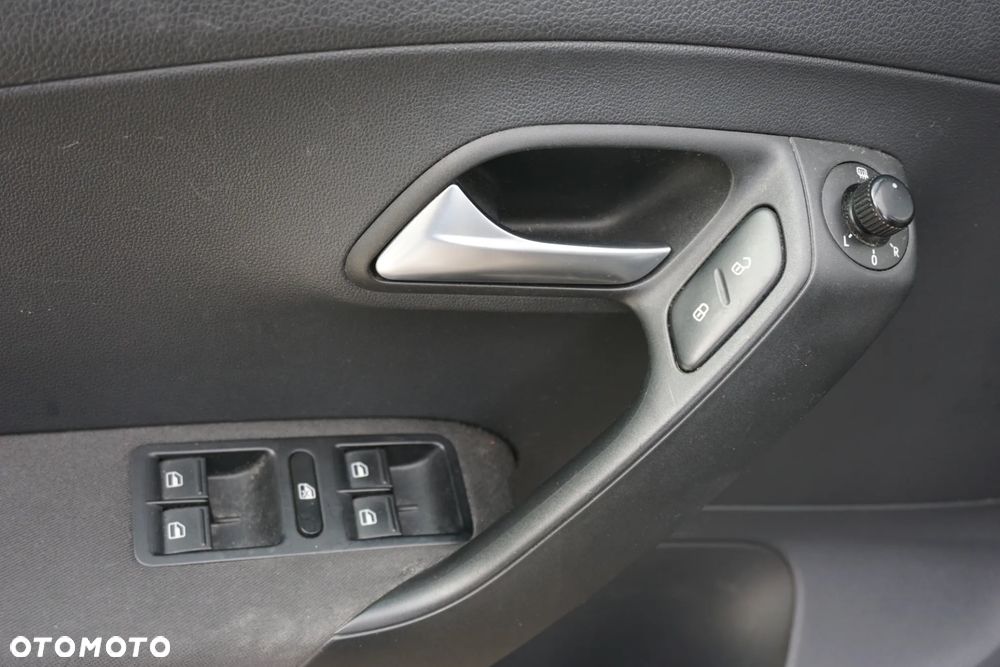 Volkswagen Polo 1.6 TDI DSG Life - 22