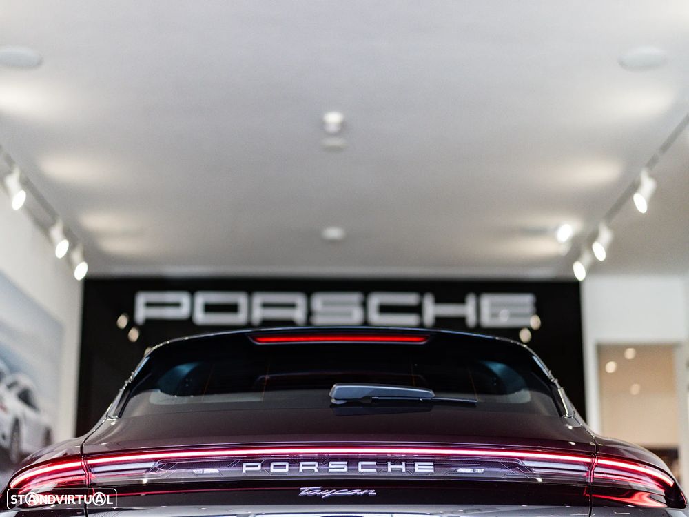 Porsche Taycan Sport Turismo - 20