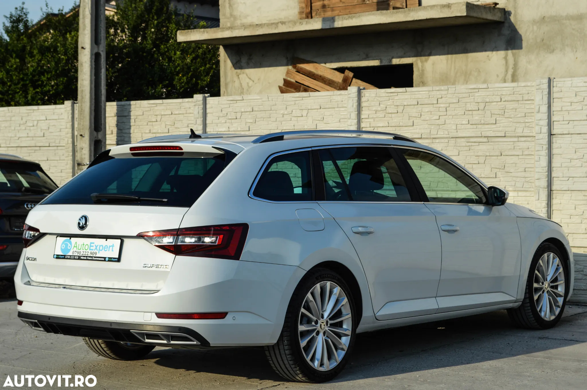 Skoda Superb Combi 2.0 TDI Style - 14