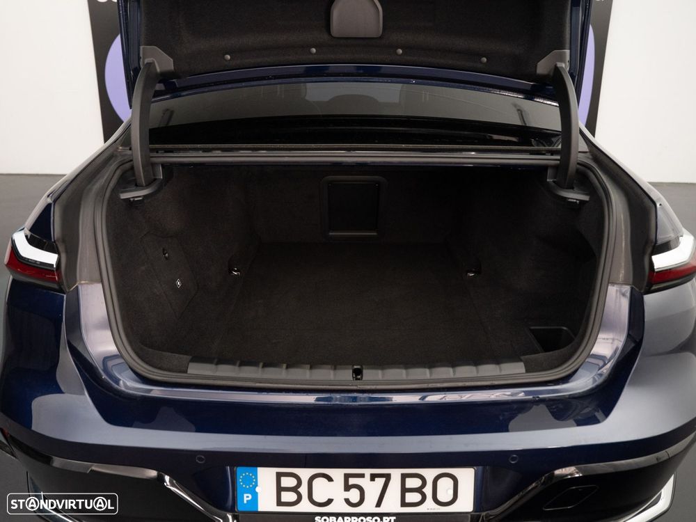BMW i7 xDrive60 Pack Desportivo M - 13
