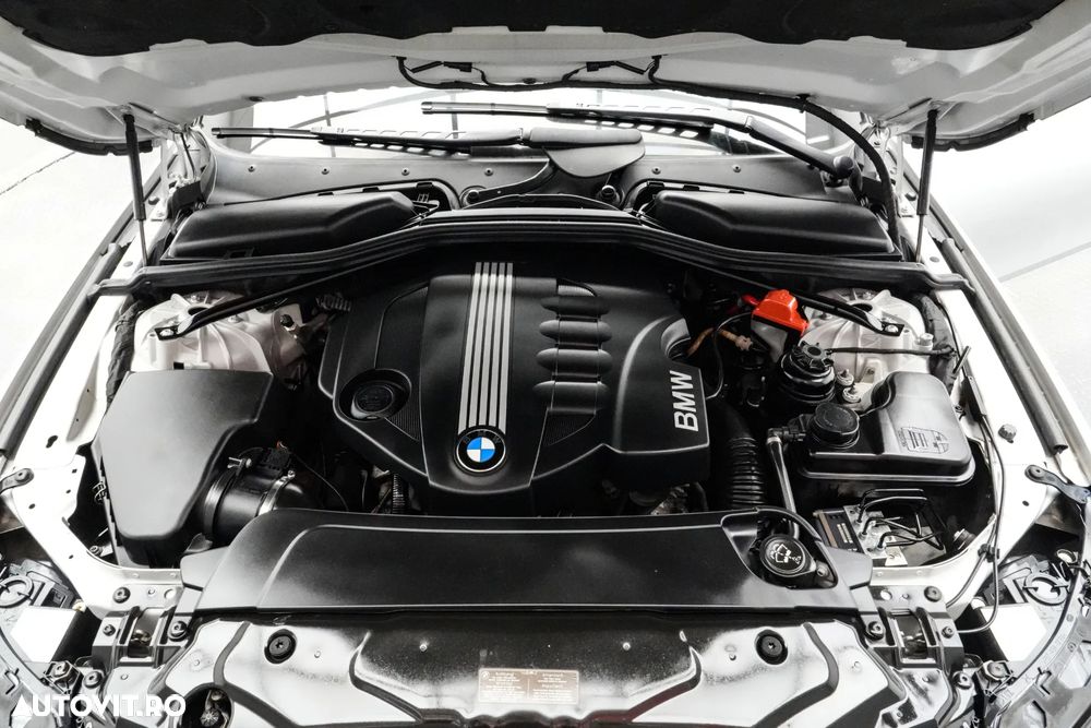 BMW Seria 5 520d Aut. Modern Line - 25