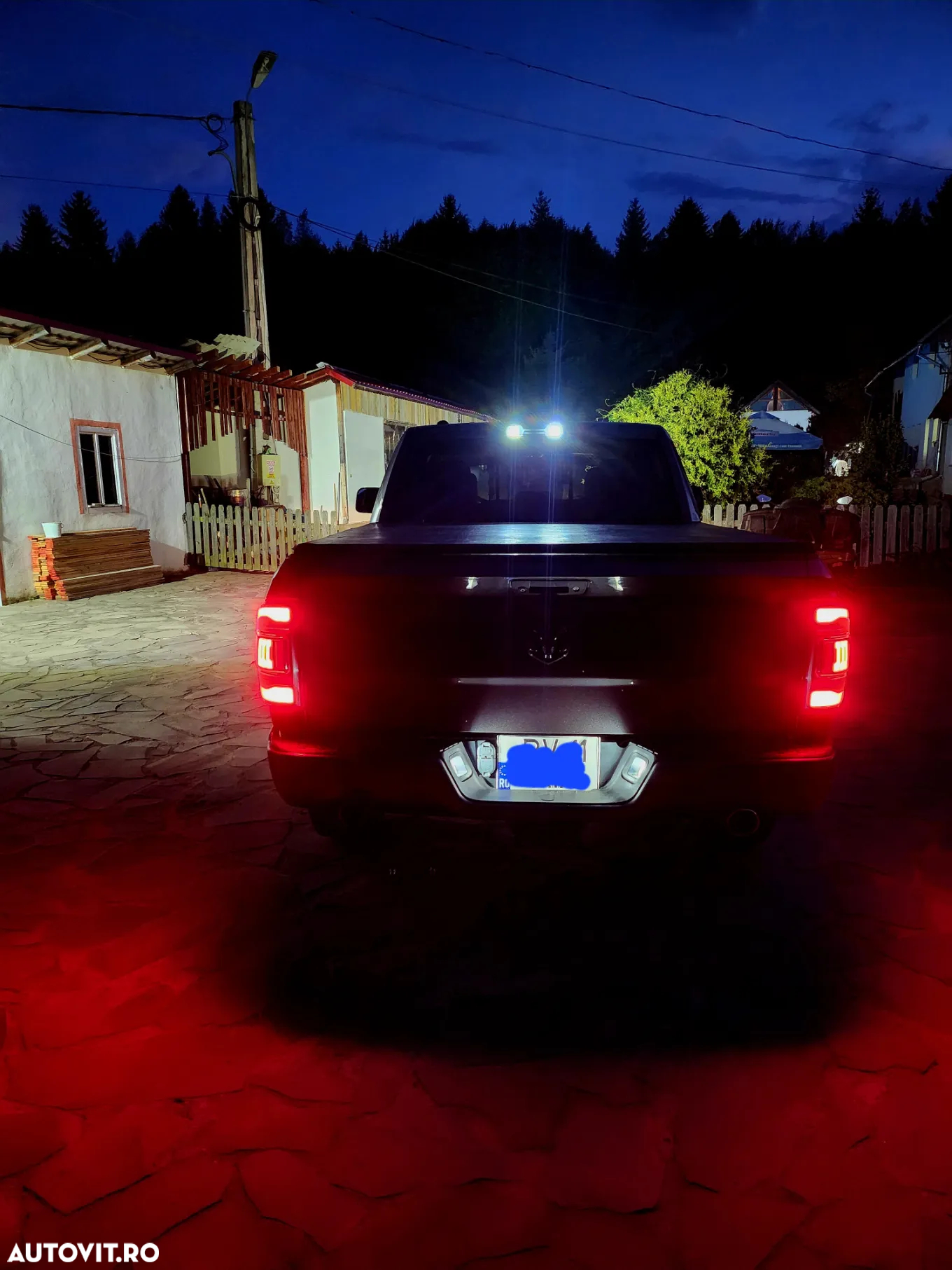 Dodge RAM - 12