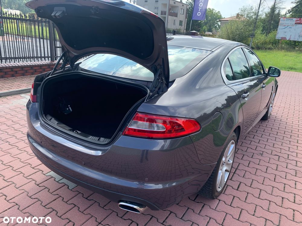 Jaguar XF 2.7 V6 Premium Luxury - 14