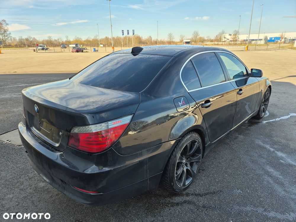 BMW Seria 5 525d Edition Exclusive - 4