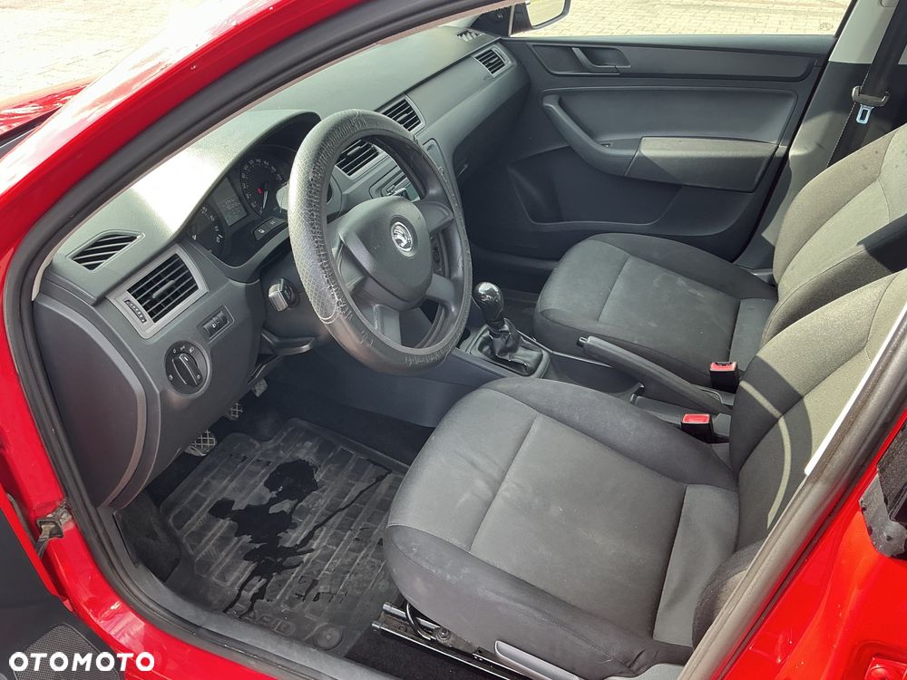 Skoda RAPID - 7
