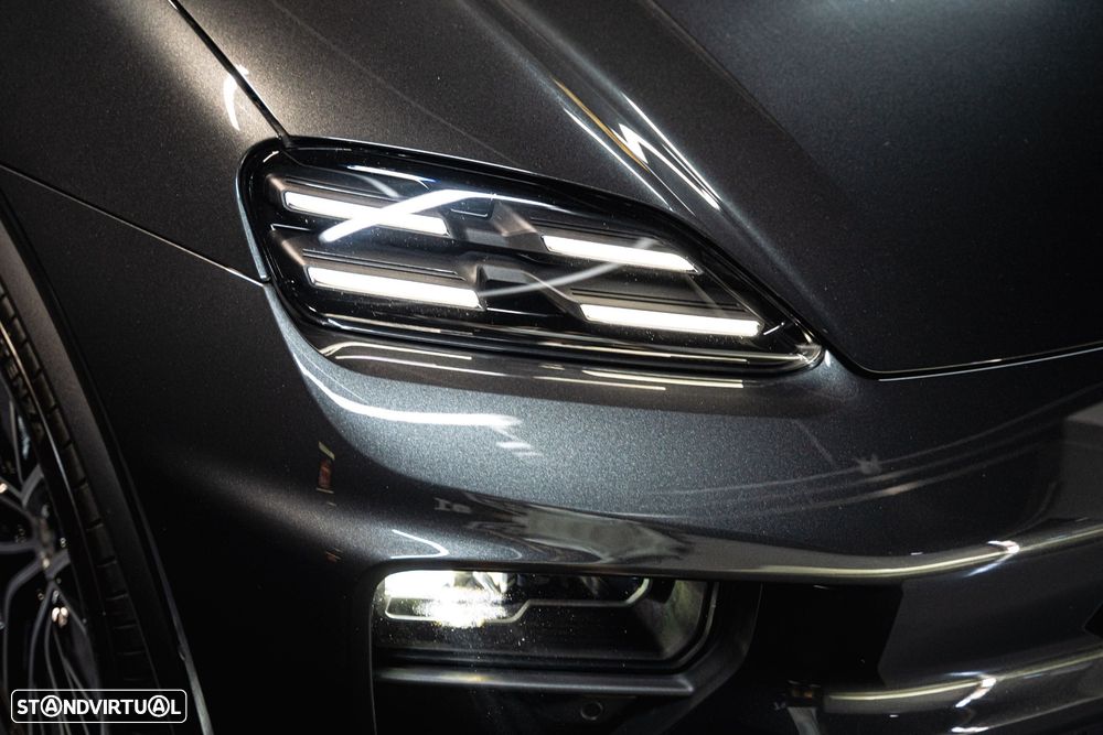 Porsche Macan Electric - 27