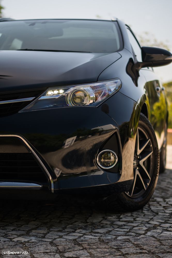 Toyota Auris 1.4 D-4D Exclusive +P.Sport+VSC - 3