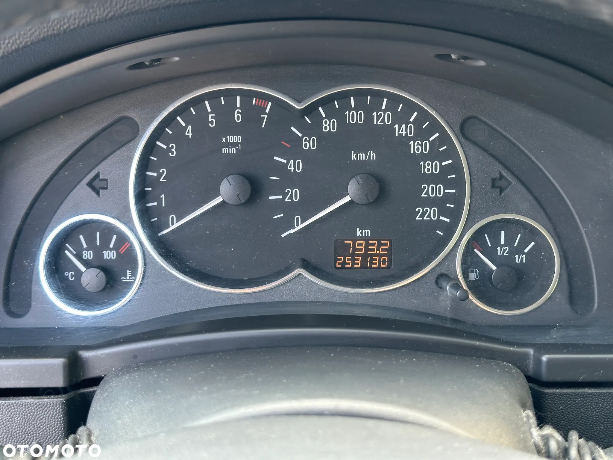 Opel Meriva 1.6 16V (Essentia) - 15